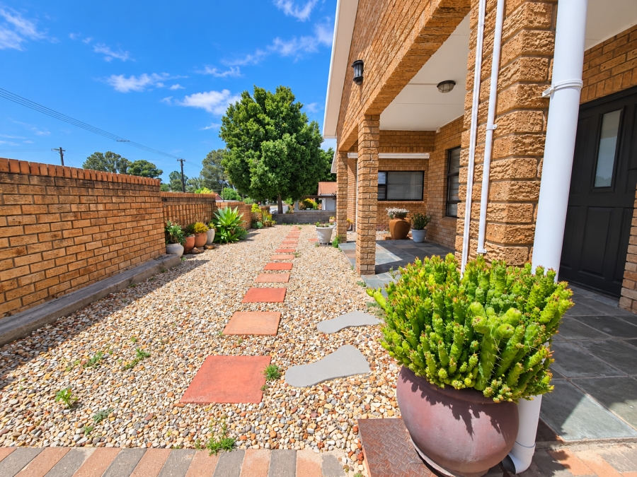 4 Bedroom Property for Sale in Hopefield Western Cape